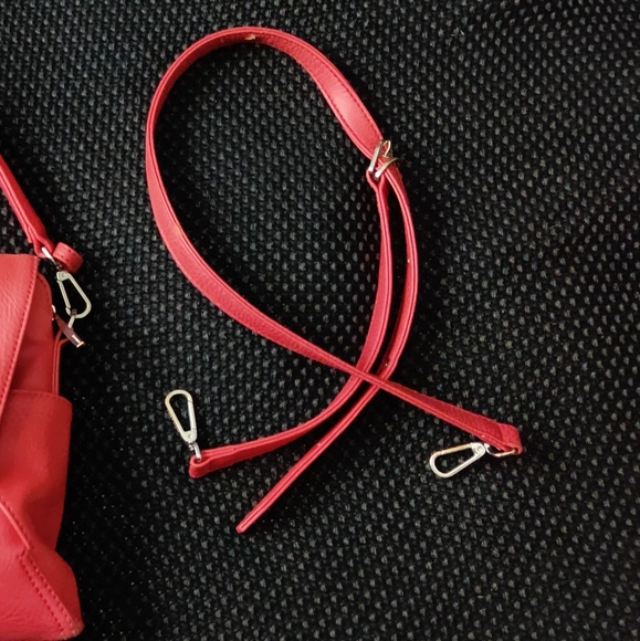 Matt et Nat Convertible shoulder/crossbody veganbleather bag - Picture 3 of 7